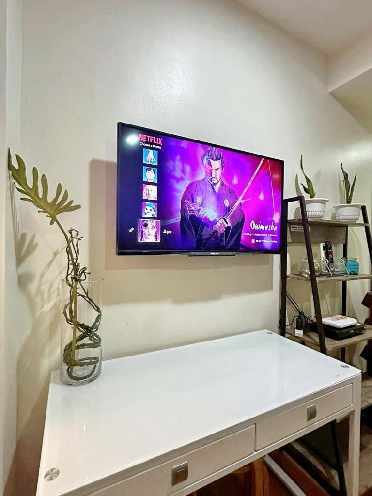 Acqua Private Residence Livingstone Tower Condo Unit With Free Wifi Manila Dış mekan fotoğraf